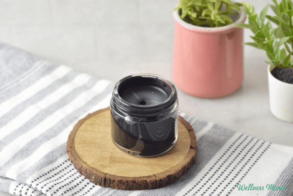 How to Make Homemade Black Drawing Salve